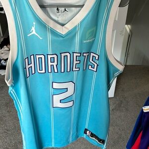 LaMelo Ball Hornets jersey